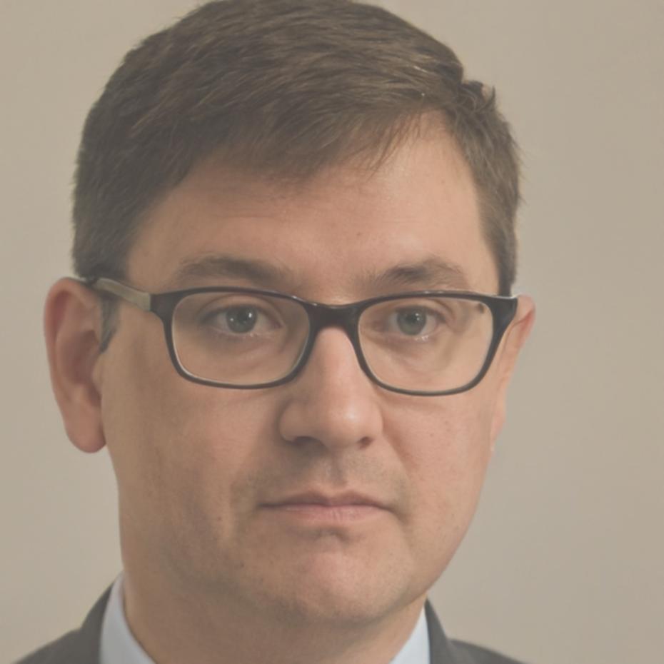 Portrait de Thomas Dubois, analyste financier